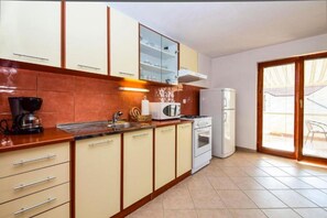 Apartment (A2) | Private kitchen - Apartments Marijan (Pakostane)