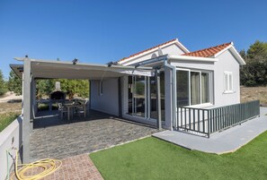 Building design - House Nane Garden (Supetar)