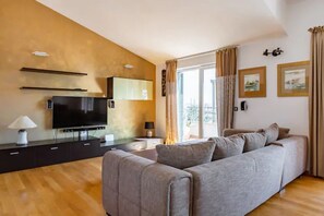 House | Living room - House Peace (Kastela)