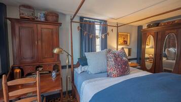 1 bedroom, desk, iron/ironing board, WiFi (free)