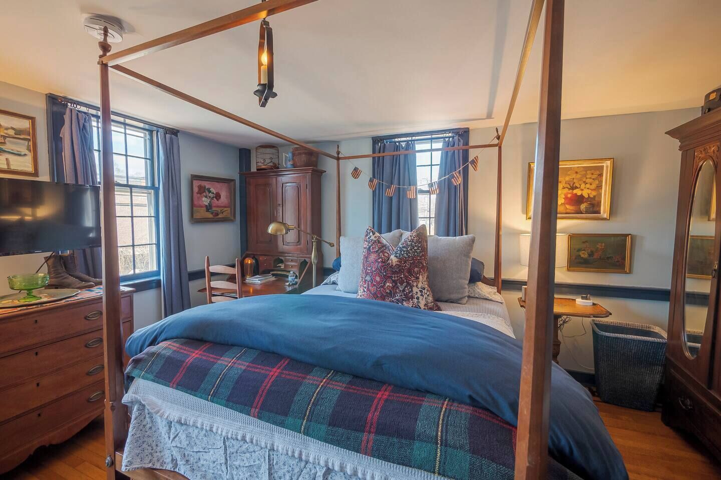 办公桌、熨斗/熨衣板、免费 WiFi、床单