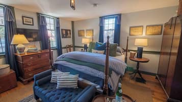 Planxa i posts de planxar, wifi gratuïta i roba de llit