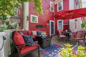Outdoor dining - Hospitality as sweet as apple pie! (Stonington)