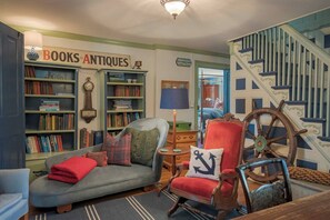 Interior - Hospitality as sweet as apple pie! (Stonington)