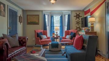 Smart TV, fireplace, offices