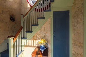 Interior - A Mystic Stay as Sweet as Apple Pie! (Stonington)