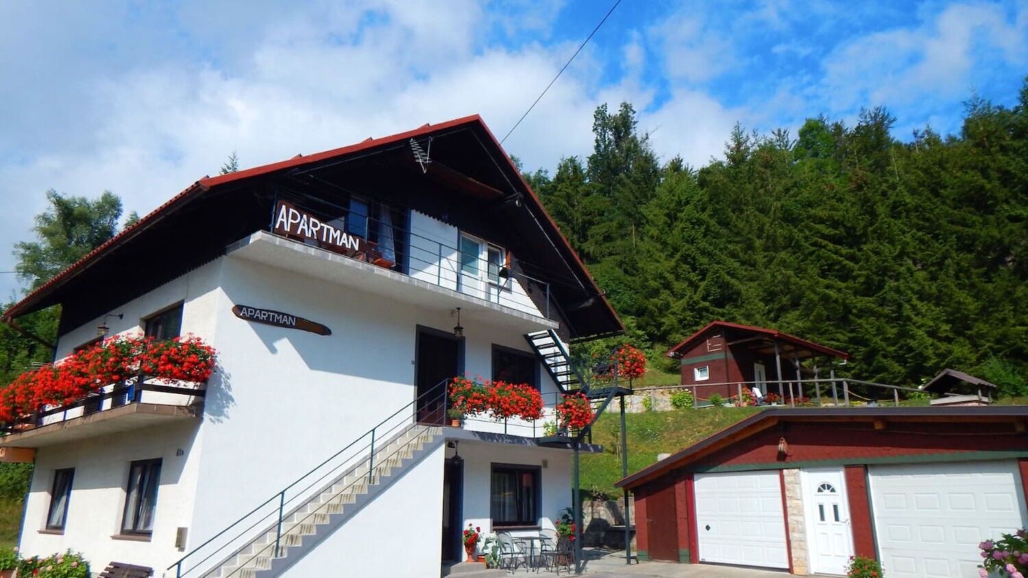 المنشأة من الخارج