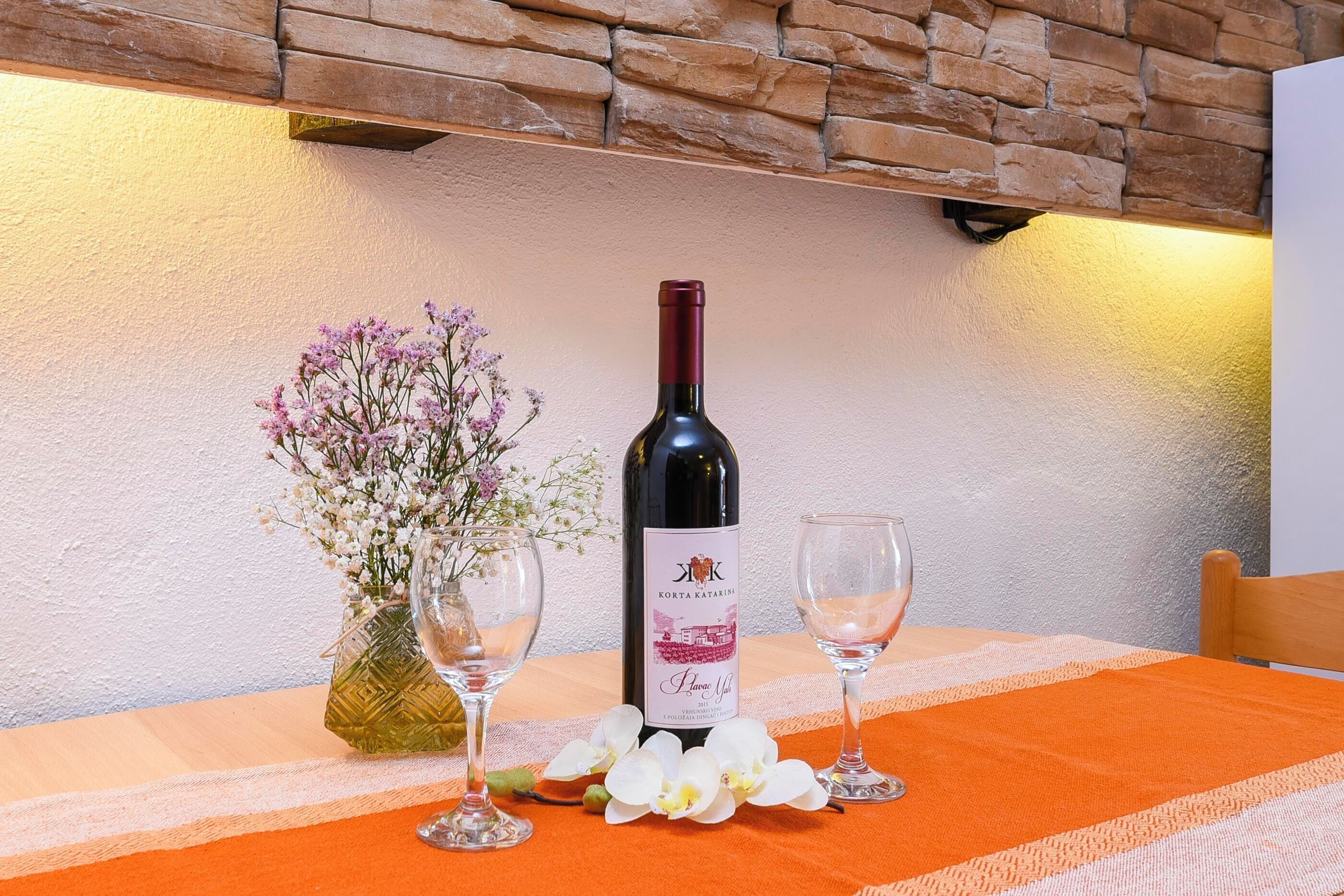 Apartment (A1) | Dining