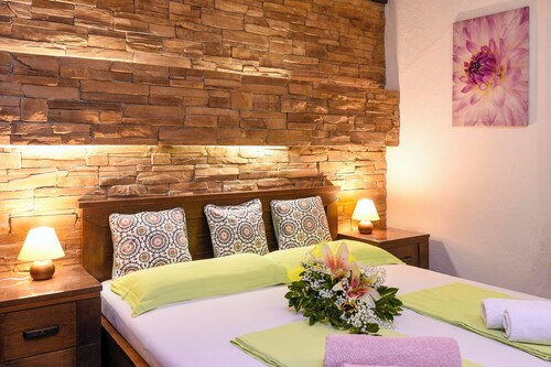 Apartments Vida With Garden