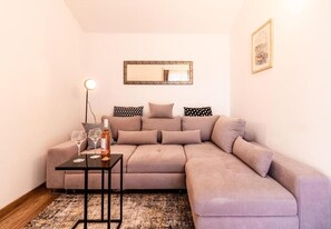 Apartment (A1) | Ruang tamu