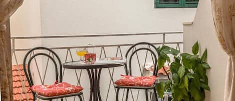 Studio (A1) | Terrace/patio