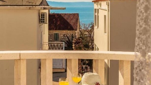 Terrace/patio - Apartments and Rooms Happiness (Tucepi)
