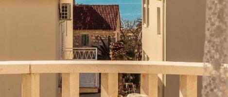 룸 (S2) | 테라스/파티오