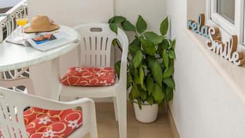 Kamar (S3) | Teras/patio