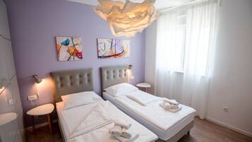 House | In-room safe, iron/ironing board, free WiFi