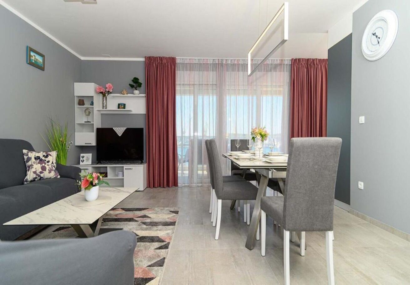 Apartment (A1) | Dining