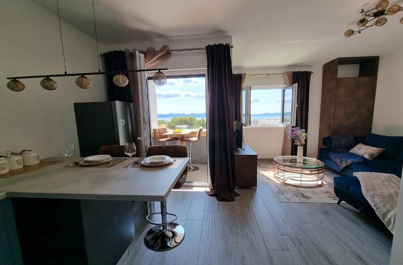Studio (A1) | Dining