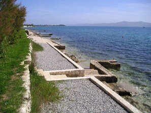 Beach - Apartments Dora (Bibinje)