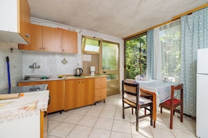 Studio (A2) | Private kitchen | Fridge, oven, stovetop, espresso maker - Apartments Olgi (Crikvenica)
