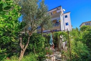 Building design - Apartments Olgi (Crikvenica)