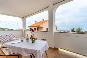 Apartment (A1) | Terrace/patio - Apartments Nada (Rab)