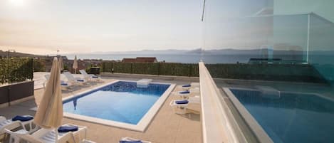 アパートメント (A2) | 屋外プール | 屋外プール、温水プール