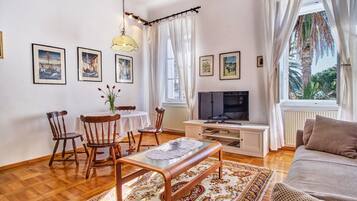Apartment (A2) | Living room