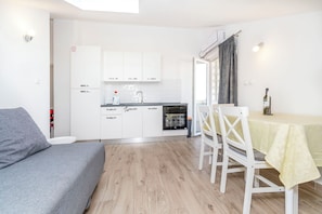 Apartment (A5) | Speisen