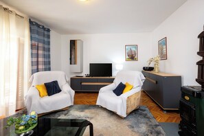 House | Living room | DVD player - House Zeljka (Podstrana)