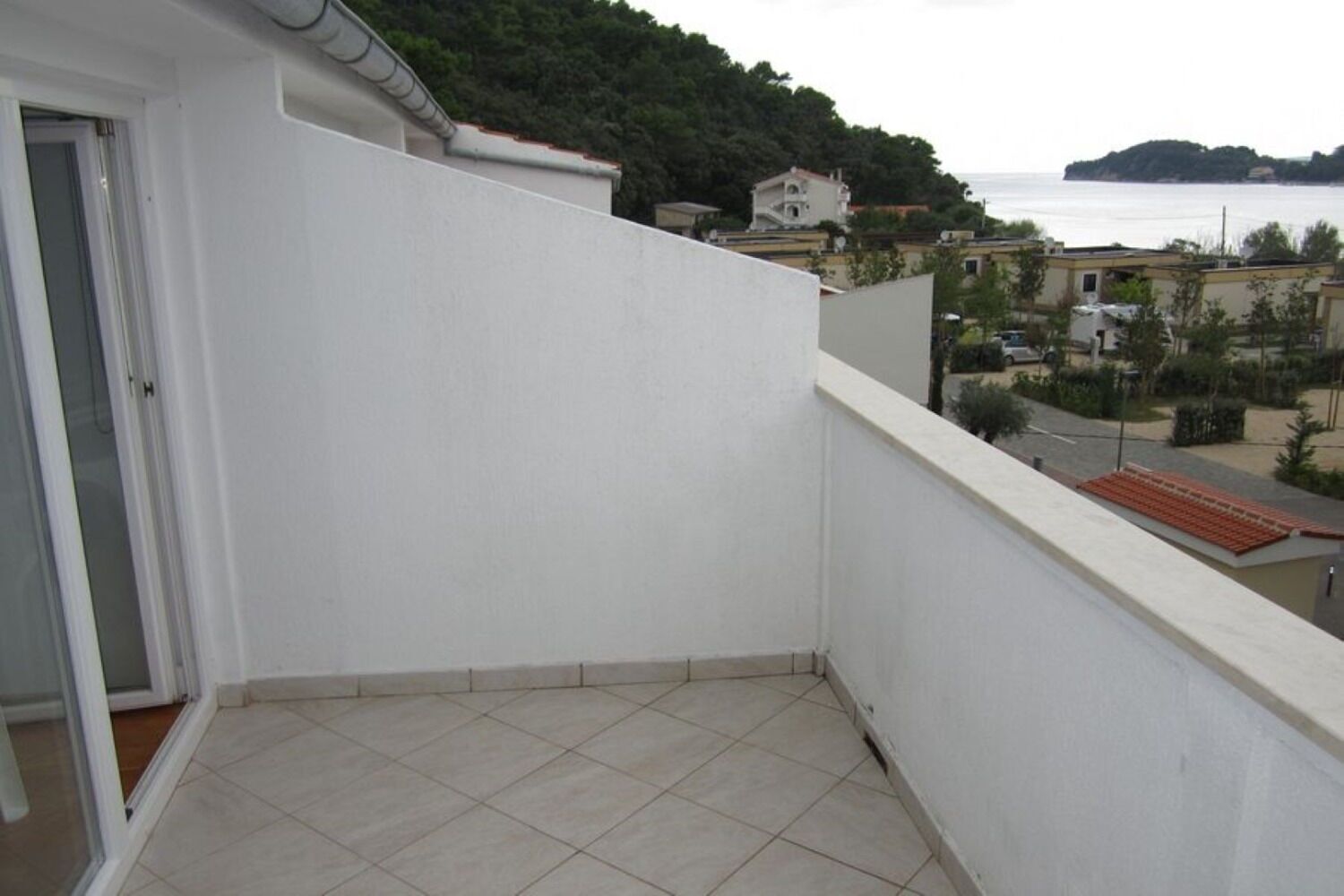 อพาร์ทเมนท์ (A3) | ลานระเบียง/นอกชาน