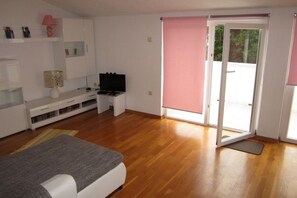 สตูดิโอ (A4) | ห้องนั่งเล่น