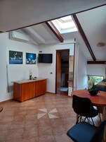 Studio (A1) | Interior