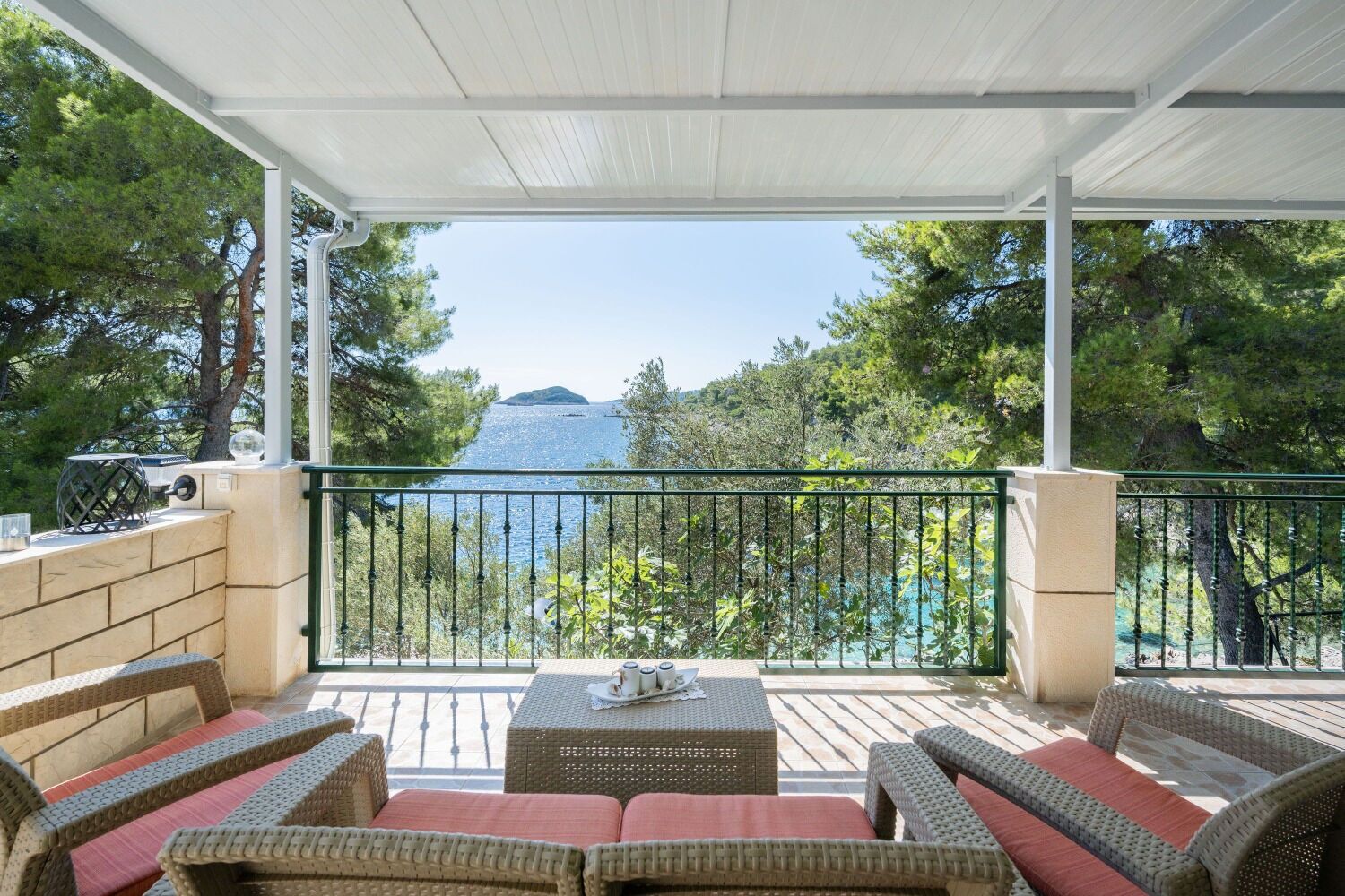 House | Terrace/patio