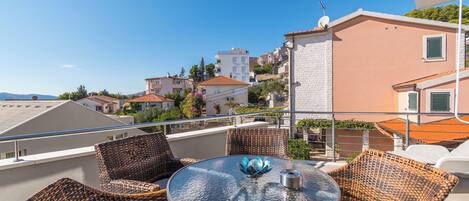 Lägenhet (A6) | Restaurang utomhus