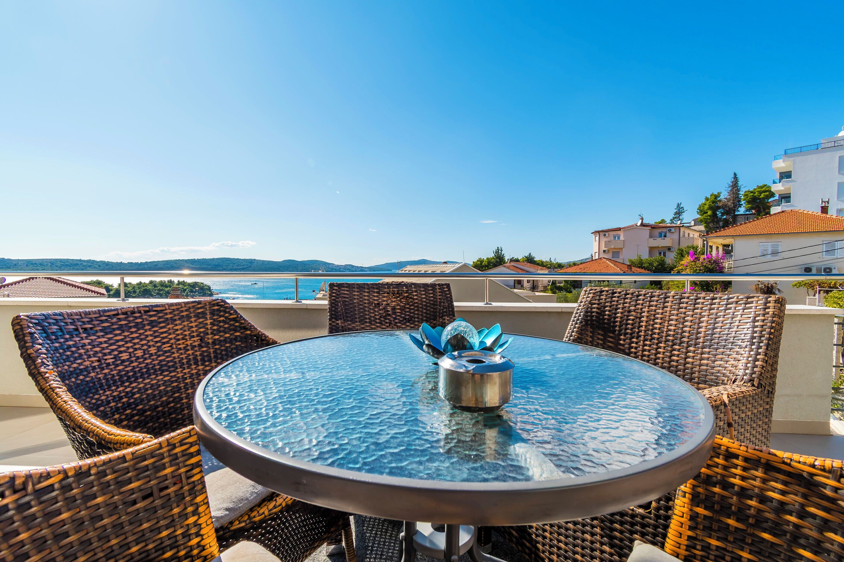 Apartment (A5) | Outdoor dining