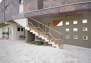 Courtyard - Apartments Javi (Trogir)