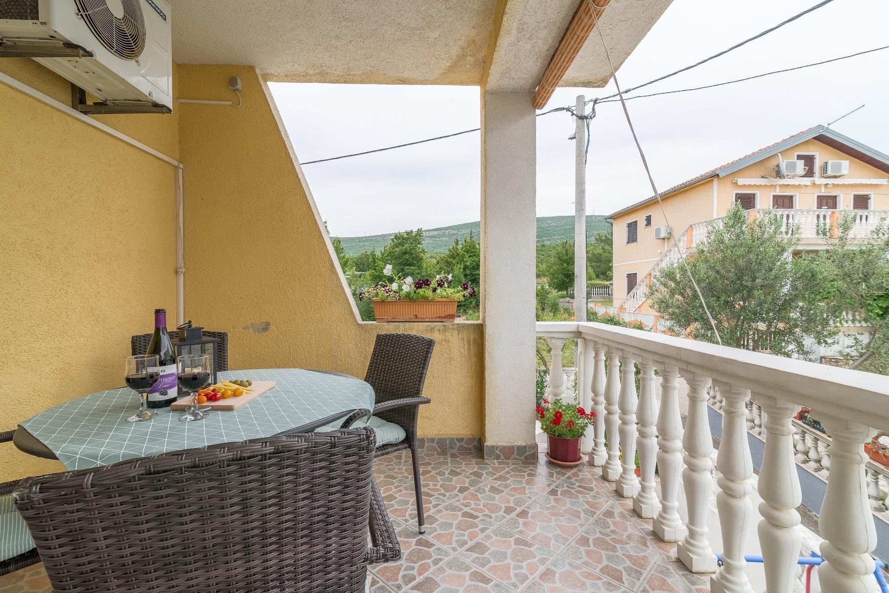 Huoneisto (A3) | Parveke