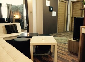 아파트 (A1) | 거실