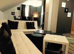 아파트 (A1) | 거실