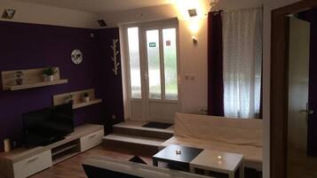 Apartment (A5) | Living room