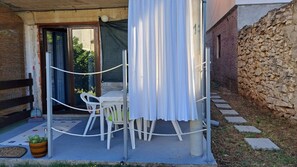 Apartemen (A1) | Teras/patio