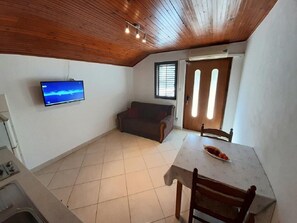 Apartment (A2) | Dining - Apartments Amalija (Lumbarda)