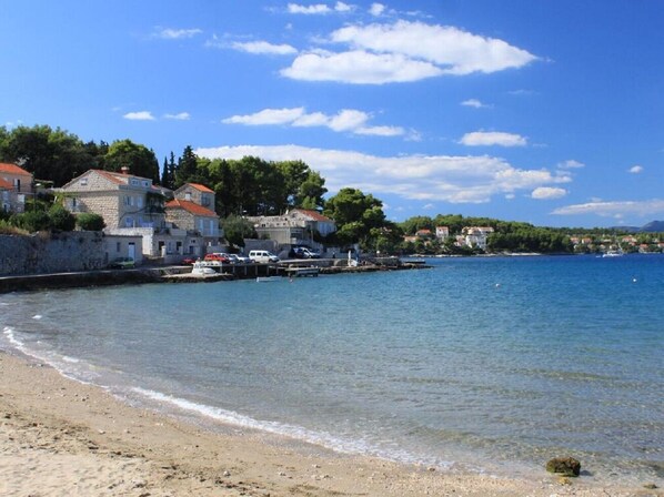 Beach nearby - Apartments Amalija (Lumbarda)