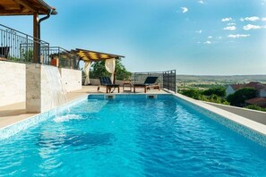 Outdoor pool - House Kate (Benkovac)