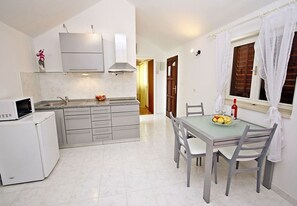 House | Private kitchen - House Ivi (Supetar)