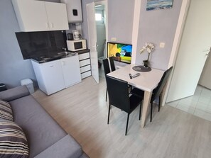 Apartment (A3) | Private kitchen - Apartments Dream (Starigrad)