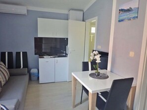 Apartment (A3) | Private kitchen - Apartments Dream (Starigrad)