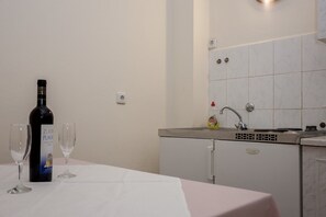Studio (A1) | Private kitchen - Apartments Josi (Jelsa)
