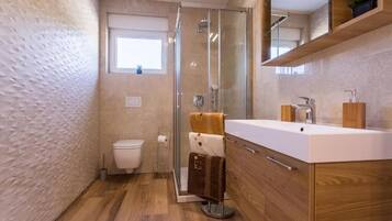 Apartment (A2) | Bathroom | Shower