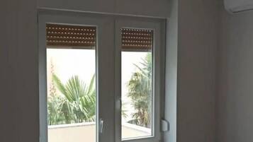 Apartment (A1) | Dining